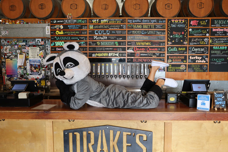 drake's barrel house, tap room, san leandro