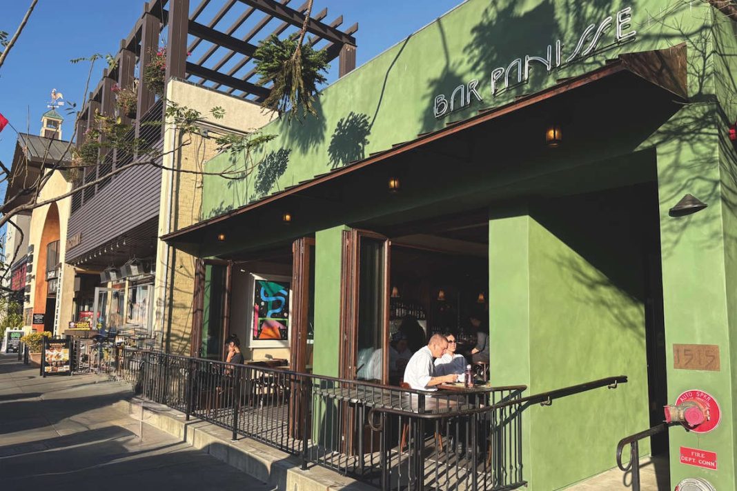 Chez Panisse opens next-door cocktail lounge